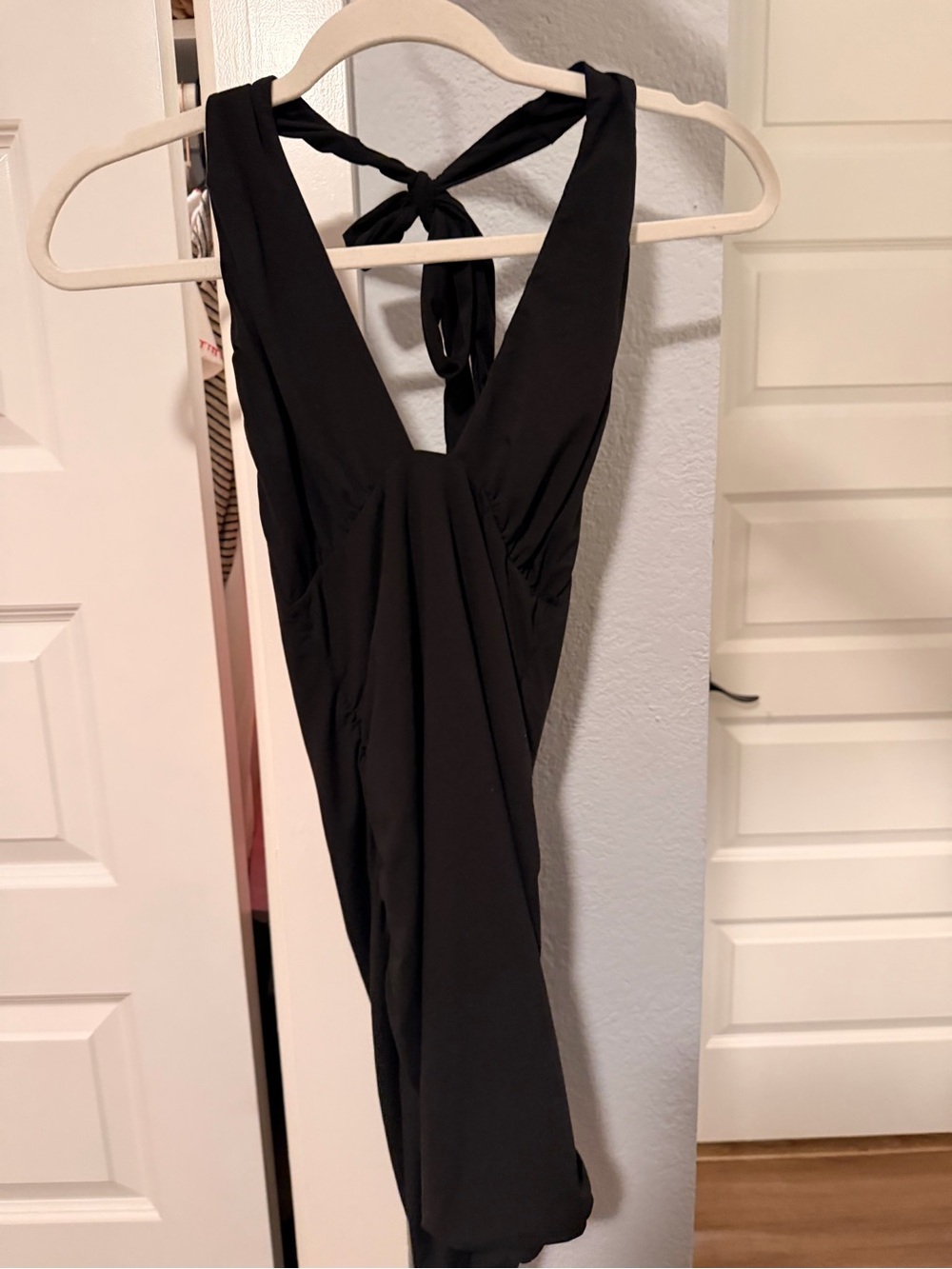 ReoRia Black Midi Dress with V-Neck and Back Tie